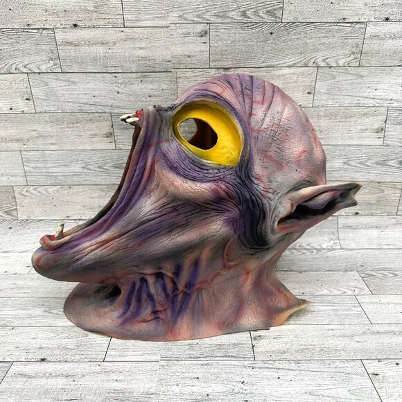 2000 The Paper Magic Group Adult Hallowwen Screaming Rubber Mask w/Teeth - Picture 4 of 7